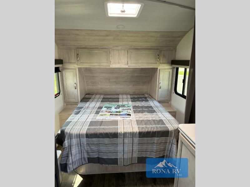 Gulf Stream RV Vista Cruiser 19CSK